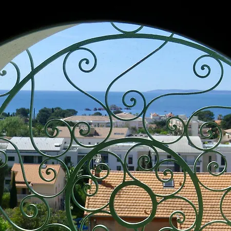 Les Beaux Jours - Vue - Piscine - Jardin - Centre