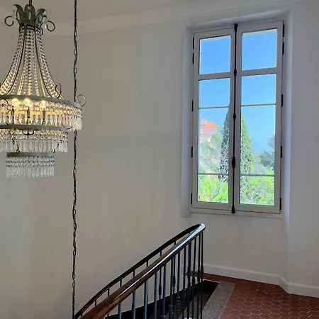 Les Beaux Jours - Vue - Piscine - Jardin - Centre Villa