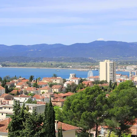 Les Beaux Jours - Vue - Piscine - Jardin - Centre Villa