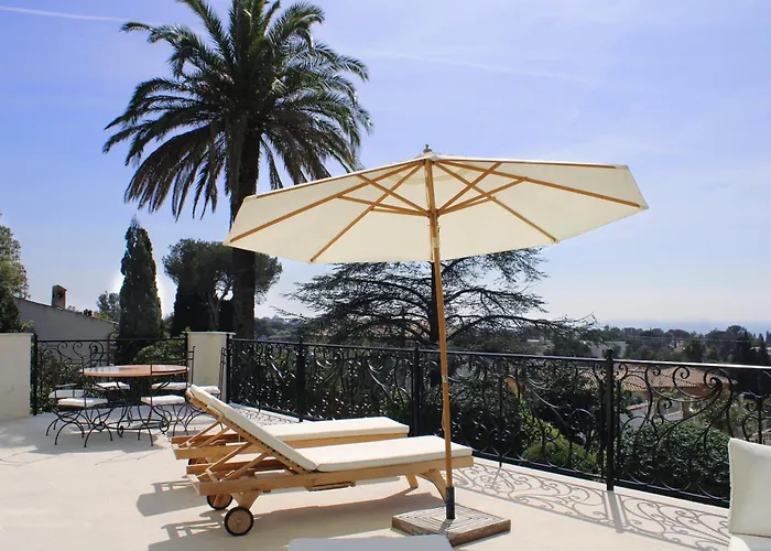 Les Beaux Jours - Vue - Piscine - Jardin - Centre Saint-Raphaël
