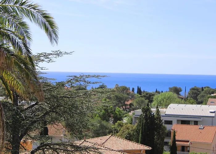 Les Beaux Jours - Vue - Piscine - Jardin - Centre Saint-Raphaël