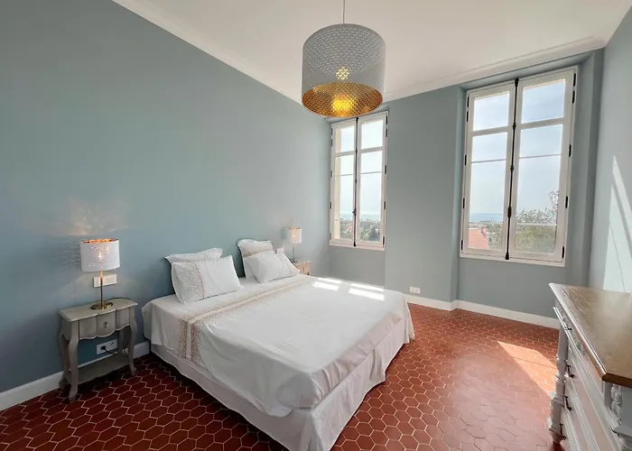 Les Beaux Jours - Vue - Piscine - Jardin - Centre