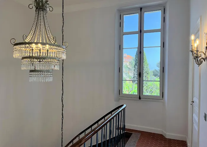 Les Beaux Jours - Vue - Piscine - Jardin - Centre Villa