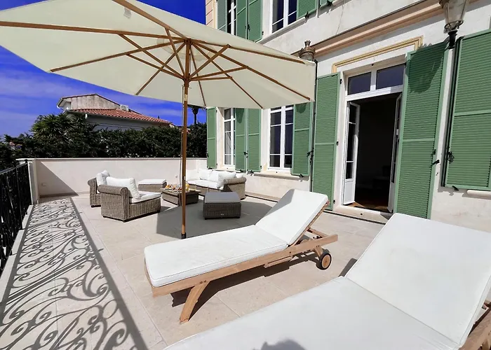 Villa Les Beaux Jours - Vue - Piscine - Jardin - Centre Saint-Raphaël