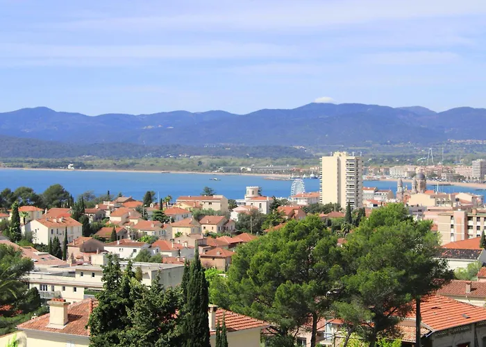 Les Beaux Jours - Vue - Piscine - Jardin - Centre Villa