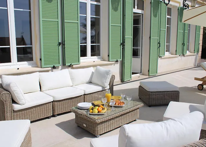 Les Beaux Jours - Vue - Piscine - Jardin - Centre Saint-Raphaël