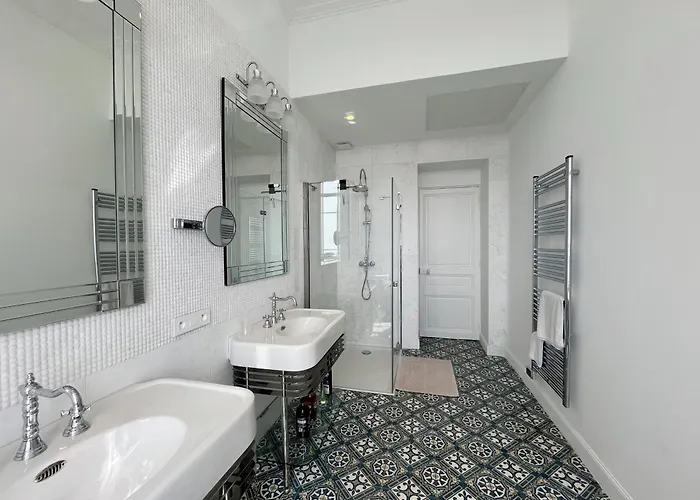 Les Beaux Jours - Vue - Piscine - Jardin - Centre *